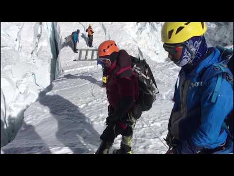 AX | Hard days refitting the Khumbu Icefall