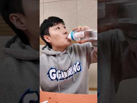미스터 비스트가 쓰는 특별한 물병?