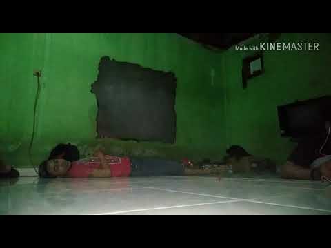 Kakak lagi tidur ada sosok kelihatan