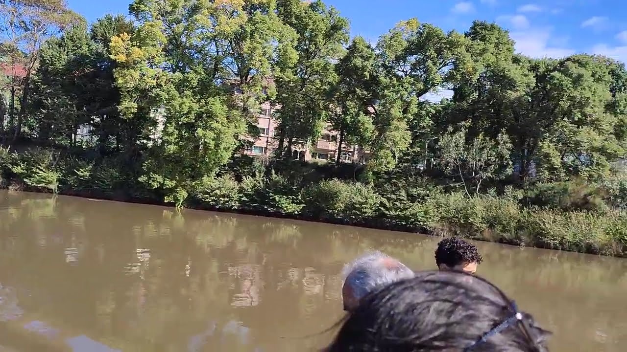 Melbourne | Yarra River Cruise | Parks, Gardens, Sporting Places 