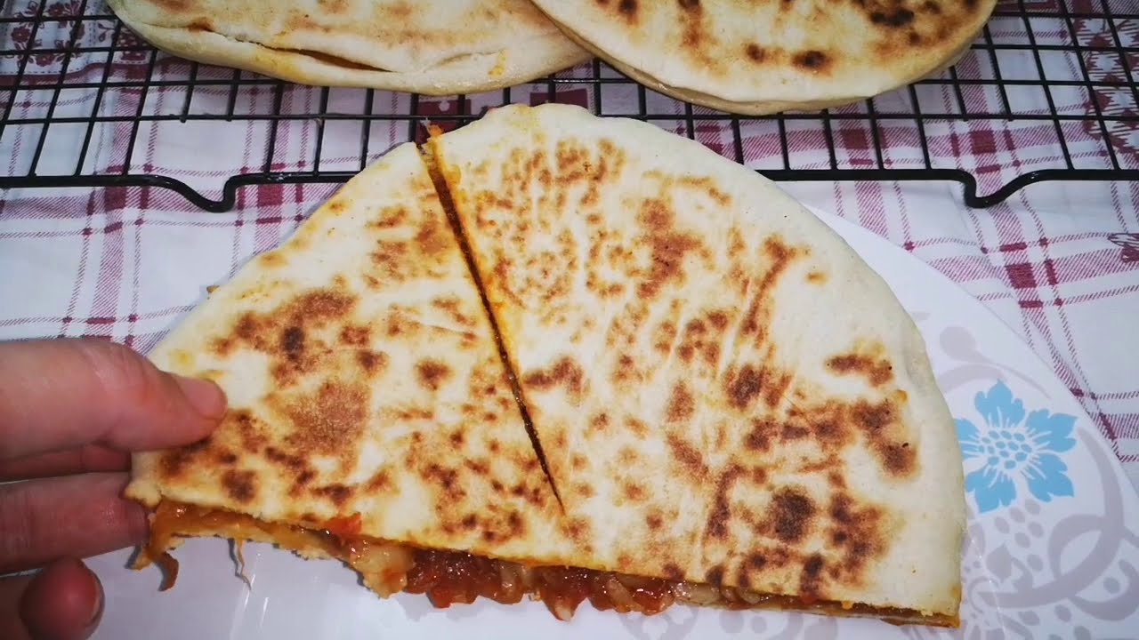 جديد المشحمة او المختومة او فطيرة محشية من وصفات ام وليد  بلمستي الخاصة عجينة جديدة وحشوة بنينة