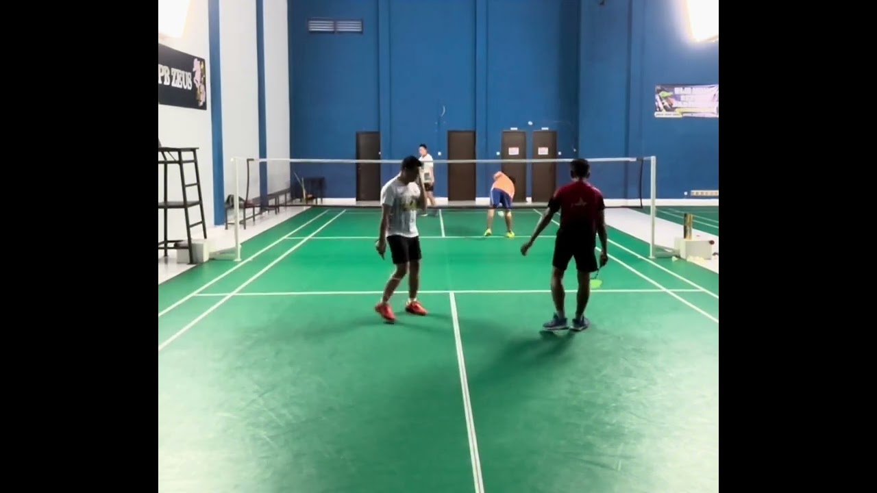 Game 2 badminton duet tukang smash