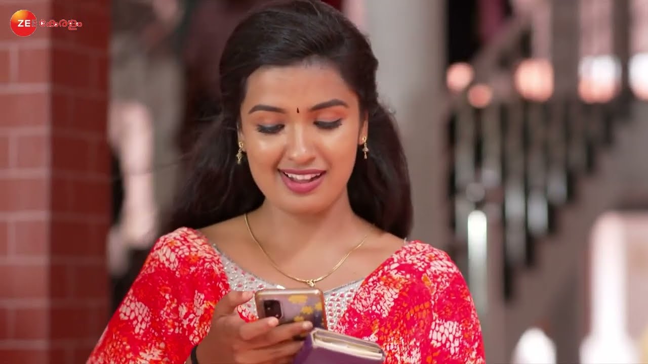 Shaliniയെ കണ്ട് അത്ഭുതപ്പെട്ടു Vishnu | Kudumbashree Sharada | Full Ep 43 | Prabhin - Zee Keralam