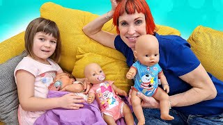 Bianca cuida a los juguetes Baby Born. Como mamá. Vídeos con bebés ...