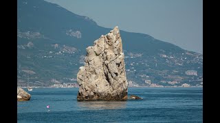 «Ey, güzel Qırım»  --- &#39;&#39;Oh, Beautiful Crimea&#39;&quot;  a  Crimean Tatar folk song.