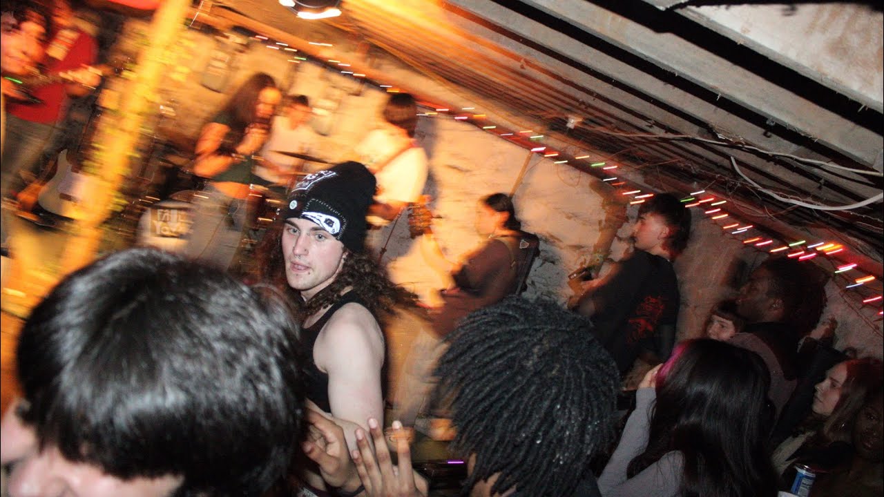 Listening to Naomi Onyx - YouTube