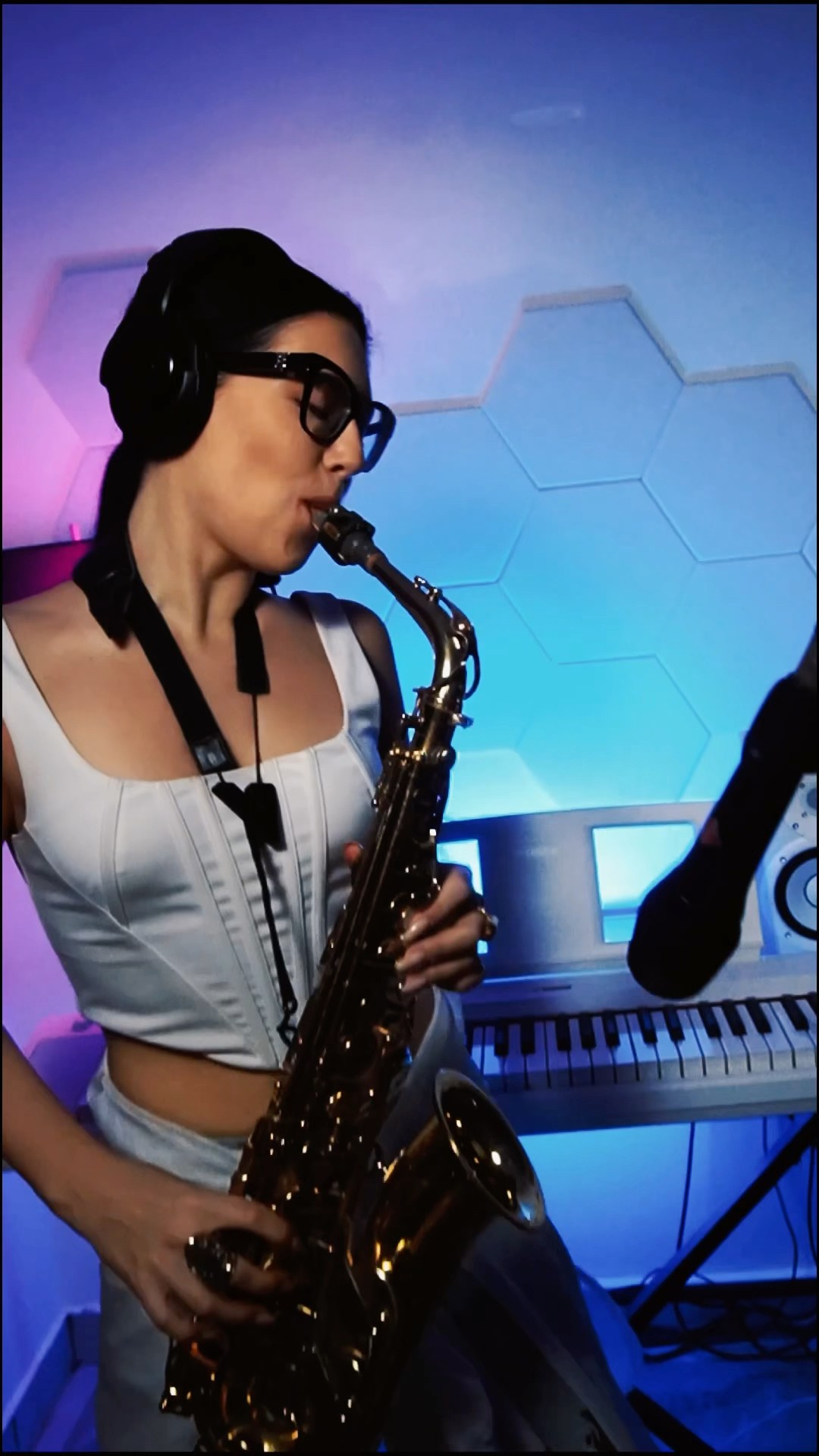 Saxophone Top Cover Song - Nanana Peggy Gou - YouTube