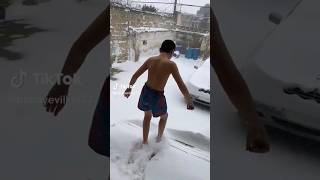 Vəziyyətiniz Necədir? Soyuq Havada Qar Keyfi