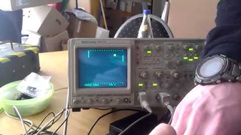 Pong on an Oscilloscope at the 2. Arduino-Workshop at Attraktor