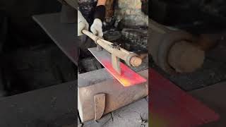 manual iron cutting process #rubbertapping #blacksmithing #fypviralシ #shortviralシ