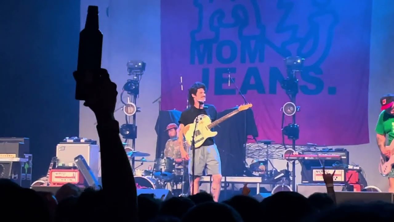 Mom Jeans - White Trash Millionaire LIVE