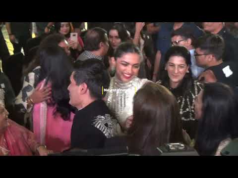 Kokilaben Ambani, Mukesh Ambani, Isha Ambani Deepika Padukone Candid Conversaton At Fashion Show