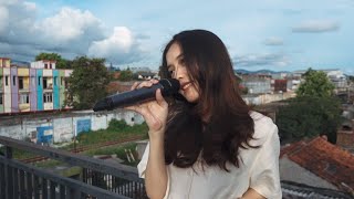 HIVI! - Siapkah Kau 'Tuk Jatuh Cinta Lagi (Cover) | Julia Choirani