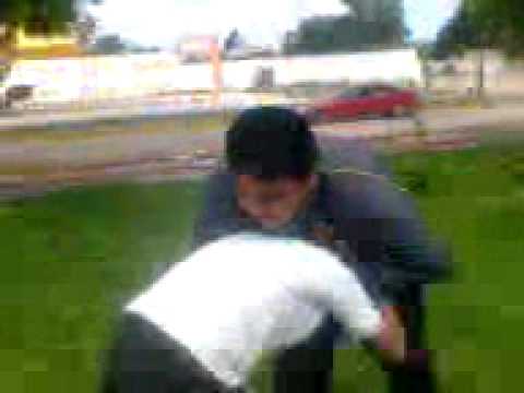 pelea de roberto javier wiwis jaime carlos y edwin...