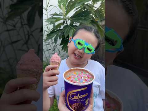 Thử thách ăn kem ốc quế dâu,kẹo bông siting xanh sự kết hợp hoàn hảo #food