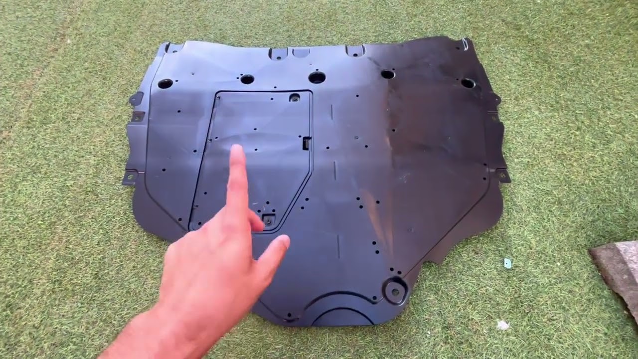 ヤリス　MXPA10 HV用エンジンアンダーカバー流用