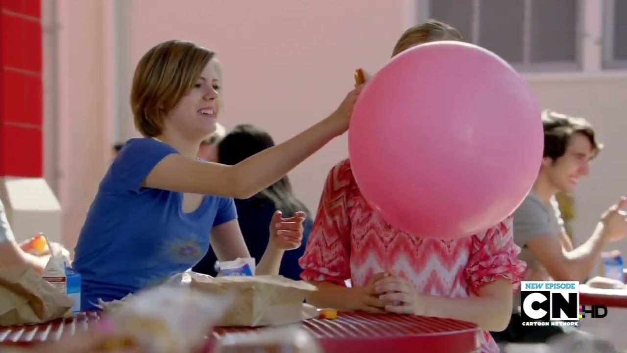 Incredible Crew - Biggest Bubblegum Bubble