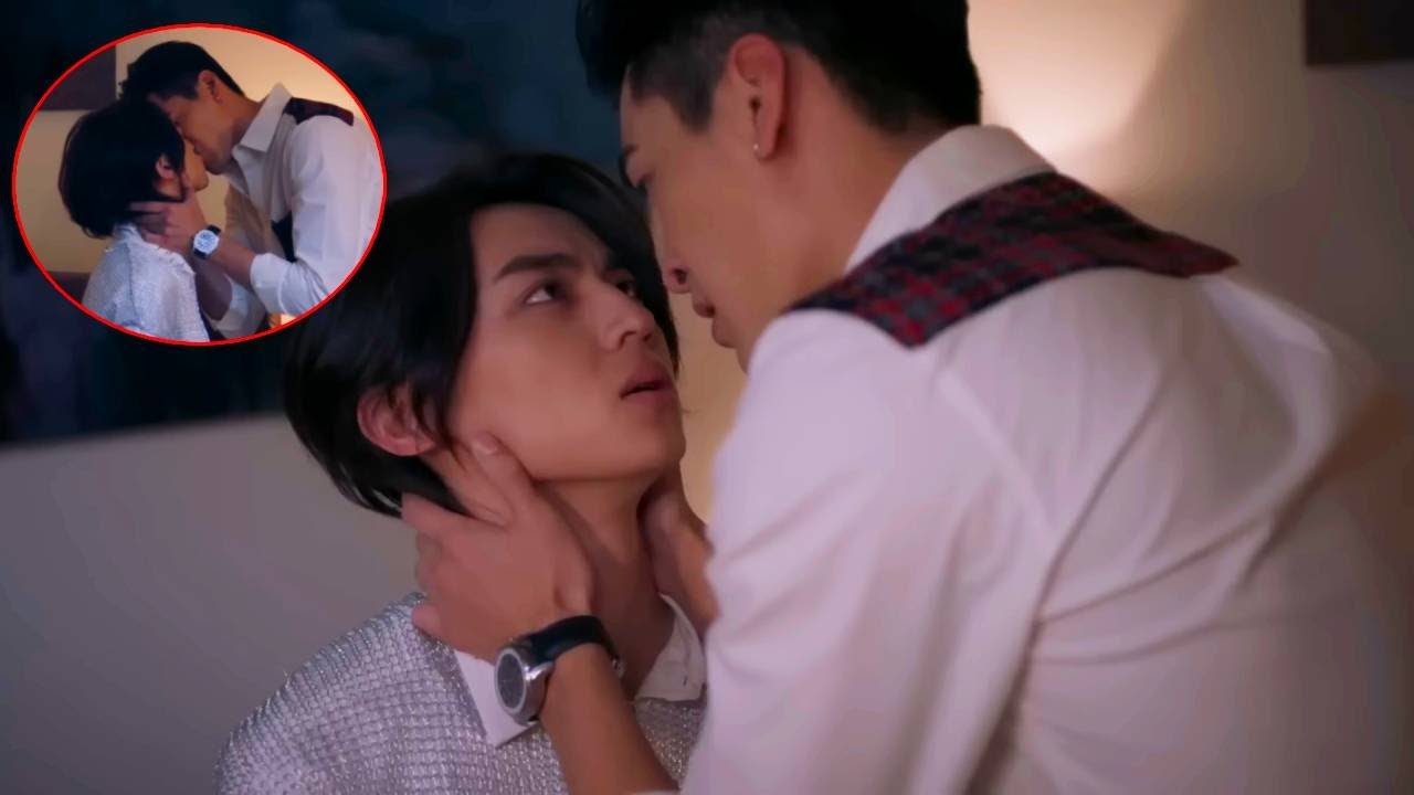 Босс ревнует и целует своего парня.