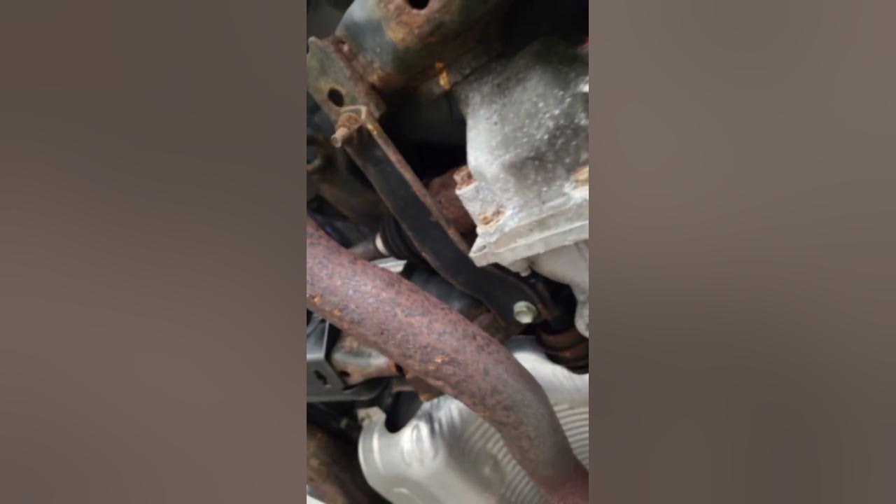 2017 Nissan rogue rear suspension noise knock clunk - YouTube