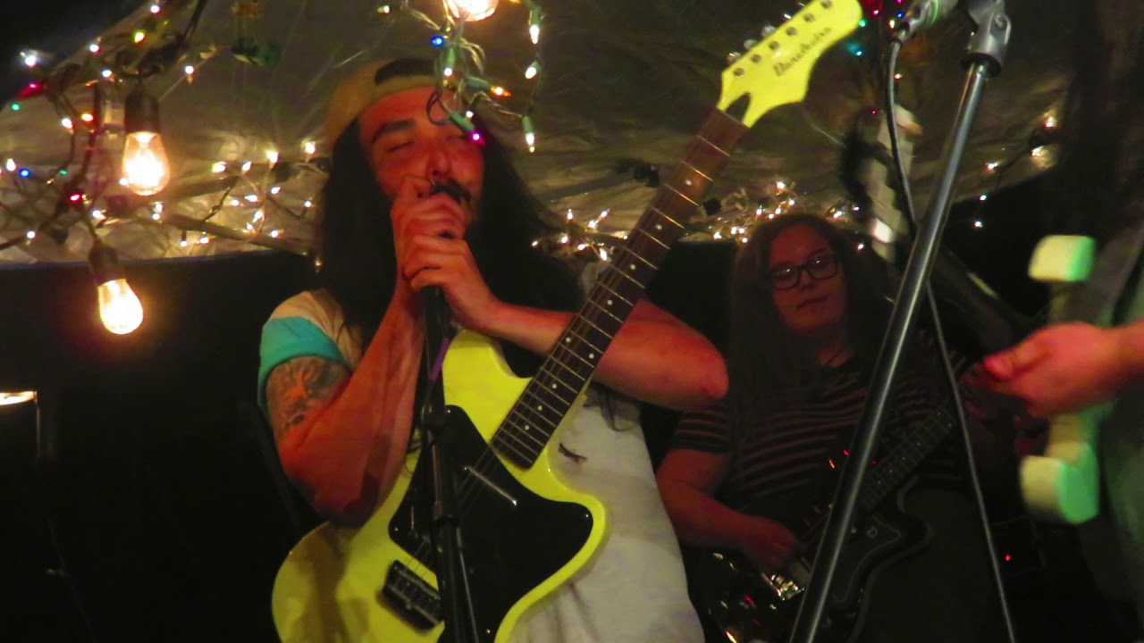 Los DeVitos - Ms. November @ Field Chella 2018