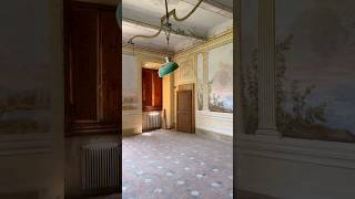 Beautiful #frescoes seen inside an #abandoned villa in #tuscany, Italy
