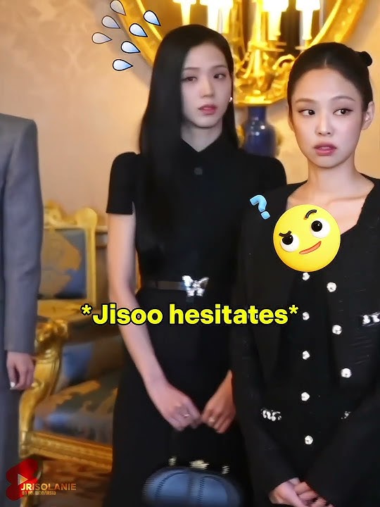 Jennie helped jisoo 💖 #blackpink #shorts