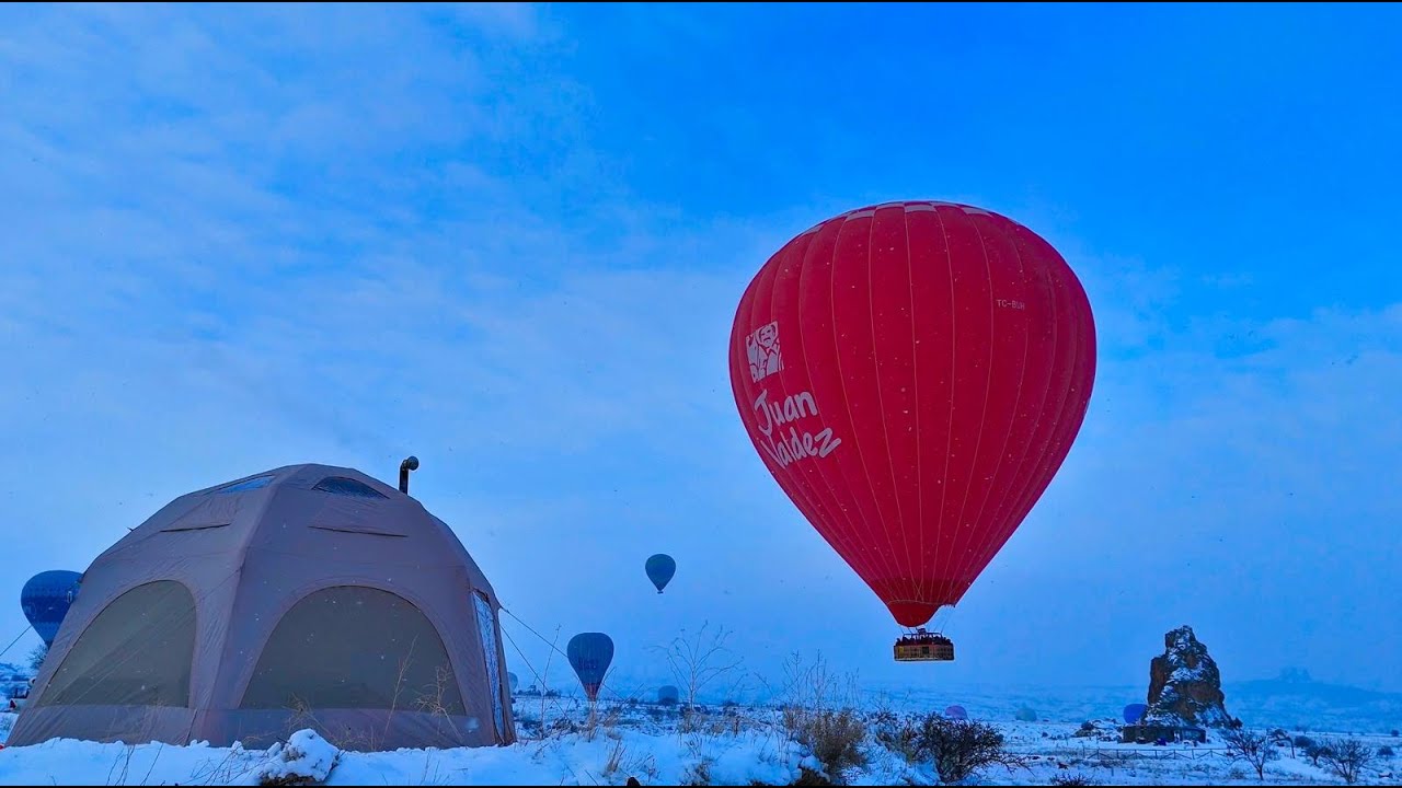 Kapadokya'da balonların arasında kar kampı... Snow camp among hot air balloons in Cappadocia