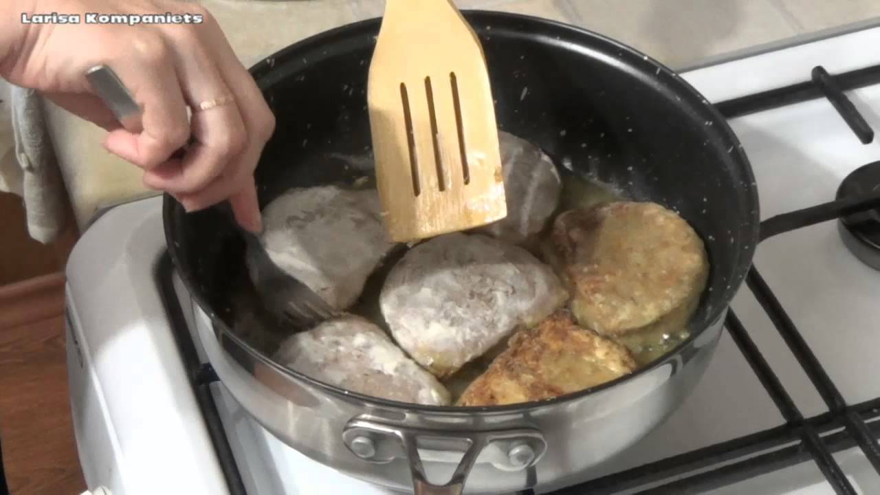 Котлеты с жареным луком из полуфабрикатов