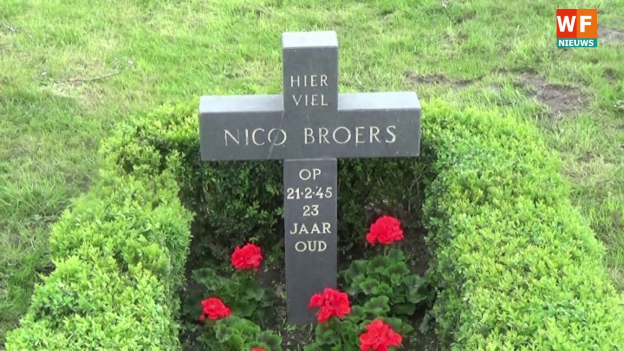 Krans en bloemen monument Nico Broers in Hem