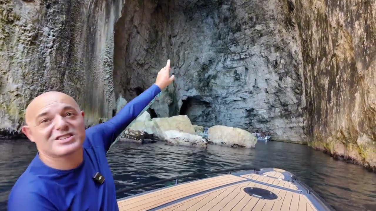 Blendi Fevziu | Ja si duket shpella ku jetonte pirati i vetem Shqipetar