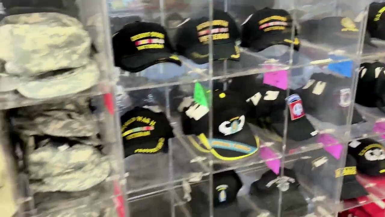 Экскурсия по магазину военной экипировки Old Sarges Military Surplus Store в Северной Каролине.