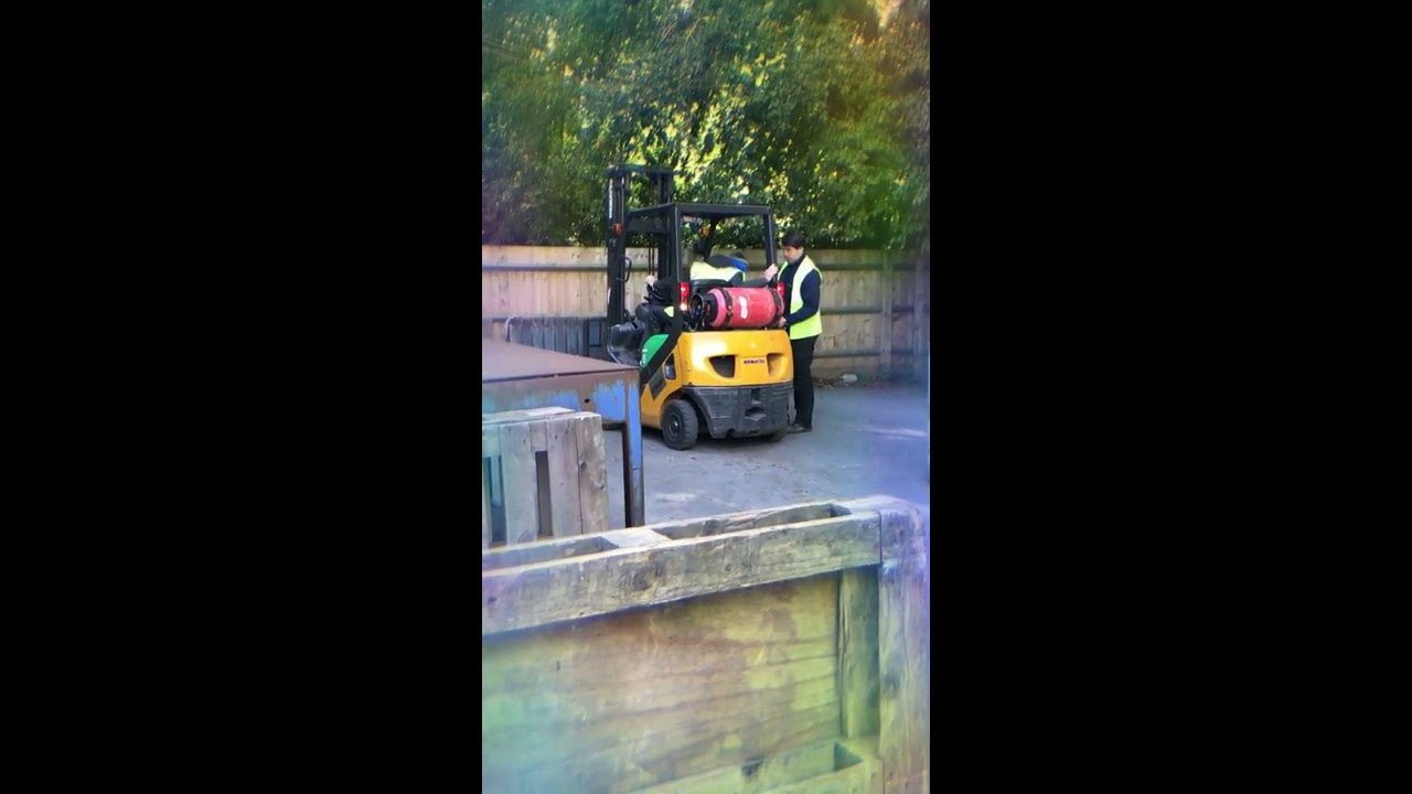DjViney does exams on piver points,  Forklift driver - YouTube