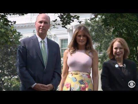 Videó: Melania Trump Első Pillantása Arlingtonra