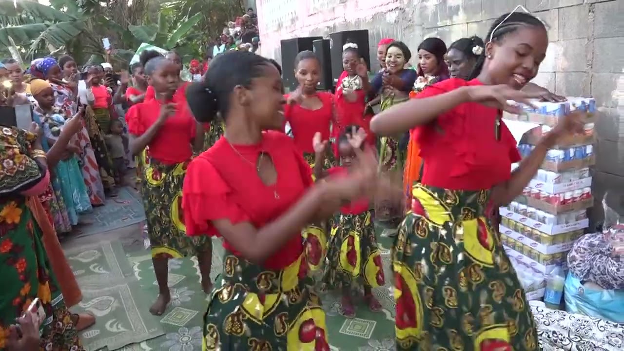 Dense d'entrée la mariée Mousfiroit & Nawaoui M'rowahandra Mayotte