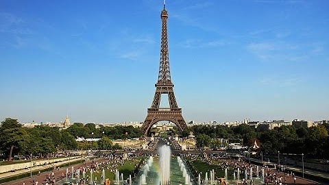 A Trip to the Eiffel Tower with Google Maps (No Sound)