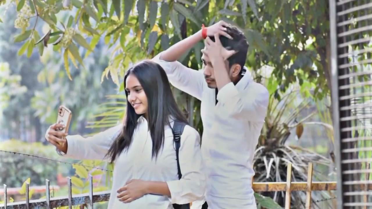 Romantic Selfie Prank On Cute Girlfriend 🥰😂 || Love Story 🥰