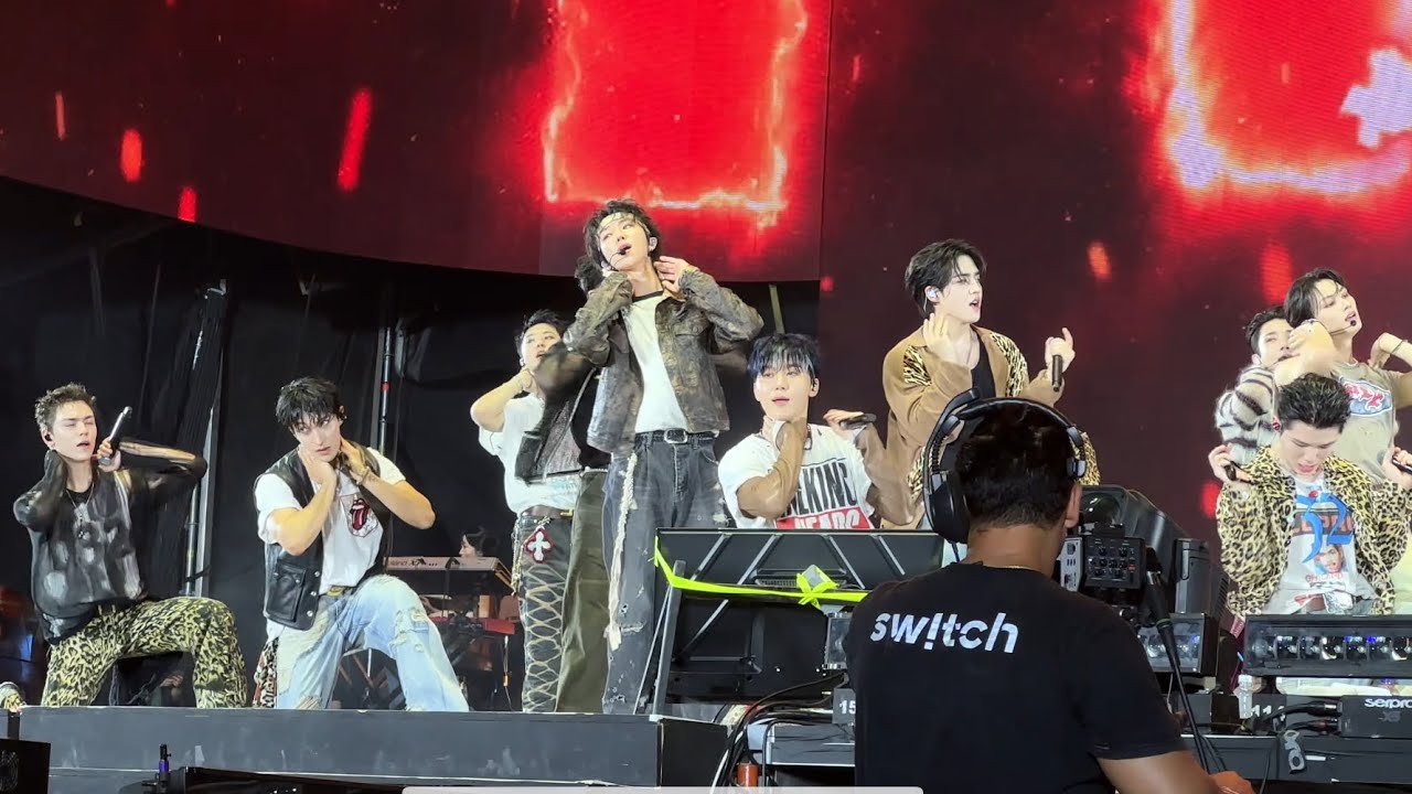 HOT - SEVENTEEN (세븐틴) [ Tecate P’al Norte 250404 ] tecate pal norte