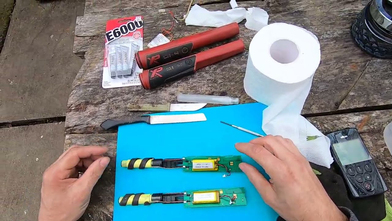 Замена батареи пинпоинтера XP Mi4.