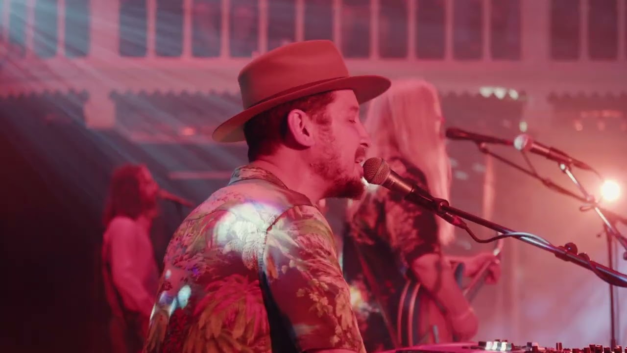Young Gun Silver Fox - Kingston Boogie (Live from The Paradiso