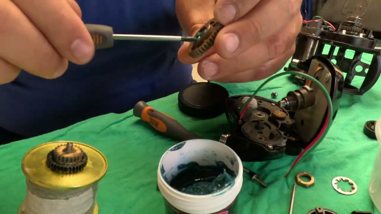 Daiwa Tanacom 500 U screen replacement / mudança de ecrã