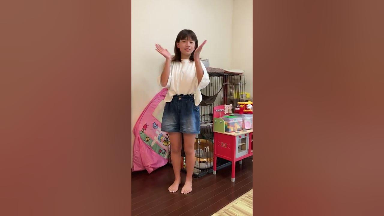 しゃがみ　パンチラ　ロリ 