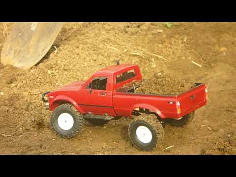 პულტიანი ტოიოტა ჰაილუქსი - უკანა ამძრავი თვლებით