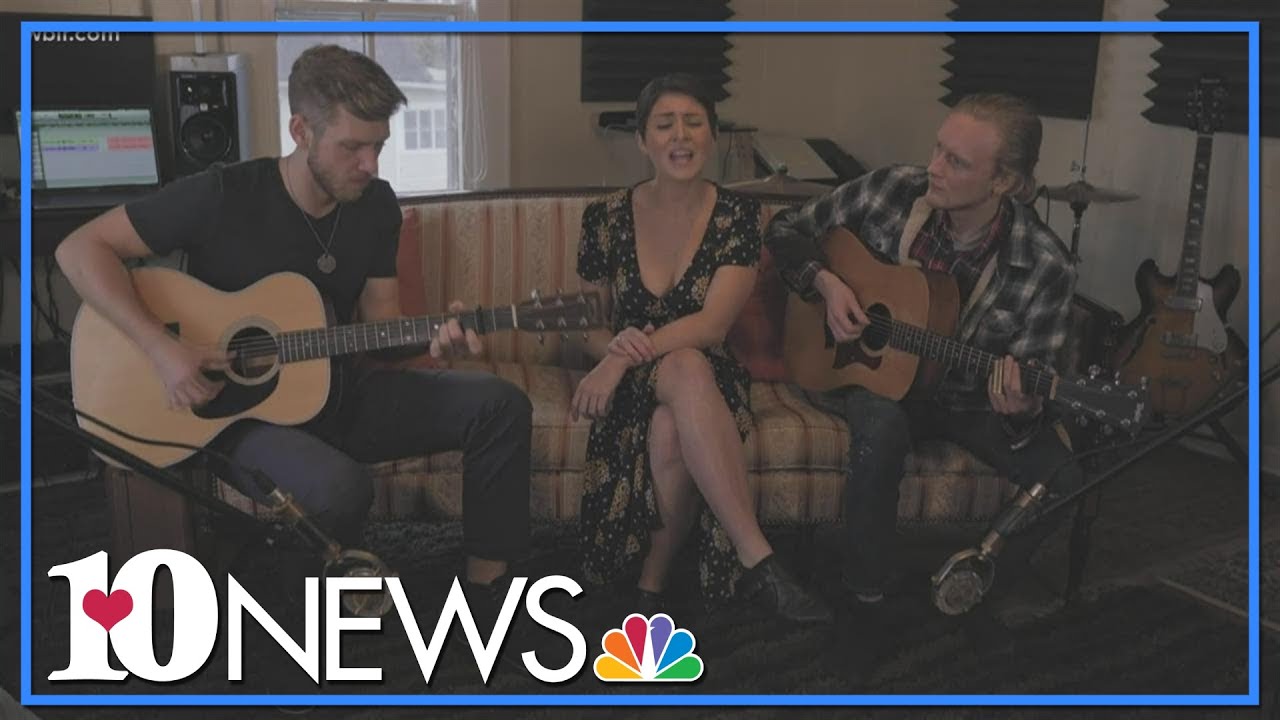 Travis Bigwood & The Lonesome Doves perform 'Jolene'