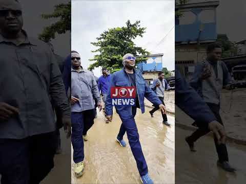 NPP flagbearer Dr. Mahamudu Bawumia visits flood-affected areas in parts of Accra. #JoyNews