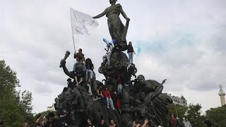 Предвыборная первомайская демонстрация в Париже