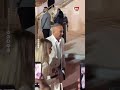 وصول إبراهيم حسن وزوجته للاحتفال بعقد قران ابنهما بمسجد الشرطة بالتجمع