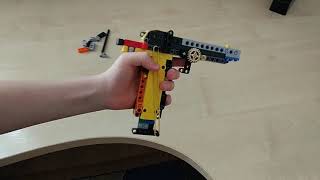 Стреляющий пистолет из LEGO Technic + обзор механизма