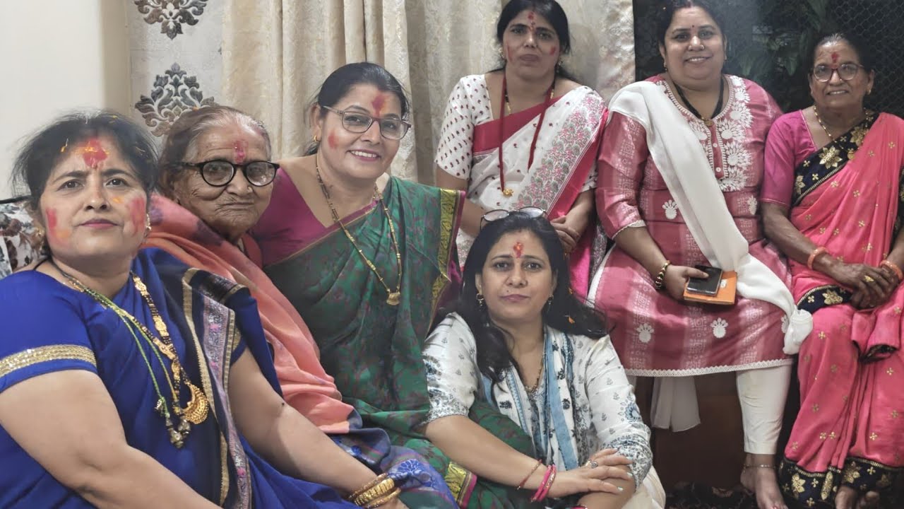 होली और अपने उत्तराखंड के मुम्बई मै होली मनाते. हैप्पी होली दोस्तो