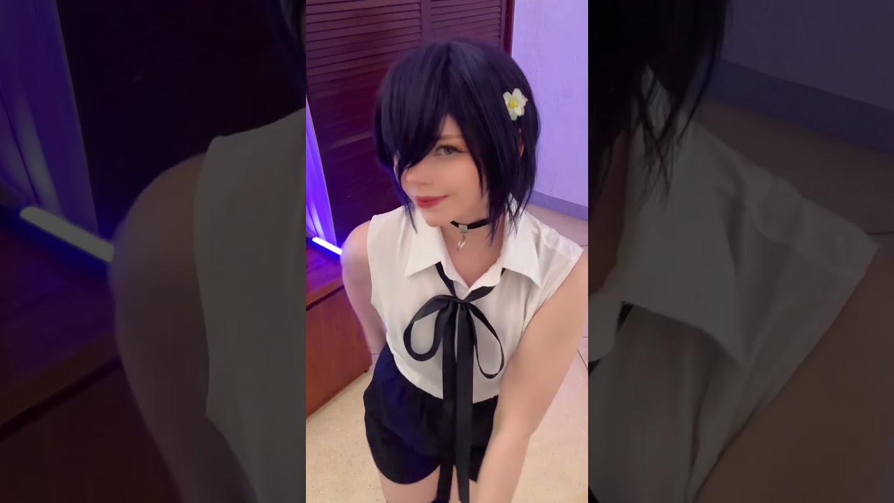 Reze and boom 💥 #chainsawmancosplay #reze #rezecosplay