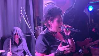 Extrait de Cover : Teddy Swims - Lose Control (The Village Sessions) // Halloween 2025 avec PAWER